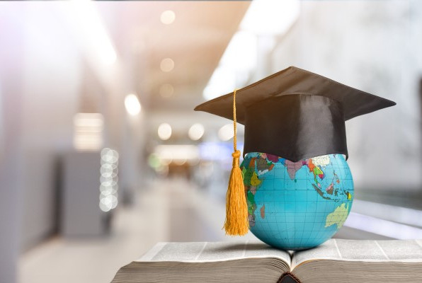 Aký maturant vycestuje s väčšou pravdepodobnosťou za štúdiom do zahraničia?